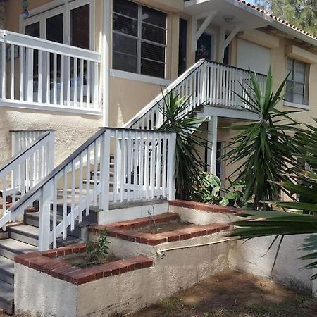 קלירווטר ביץ' Spacious Beach House Unit,Beautifully Furnished 2 Bed 2Bath./2Min.Walk To Beach מראה חיצוני תמונה
