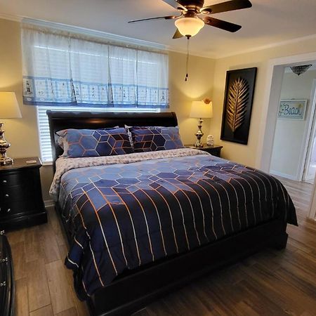 קלירווטר ביץ' Spacious Beach House Unit,Beautifully Furnished 2 Bed 2Bath./2Min.Walk To Beach מראה חיצוני תמונה
